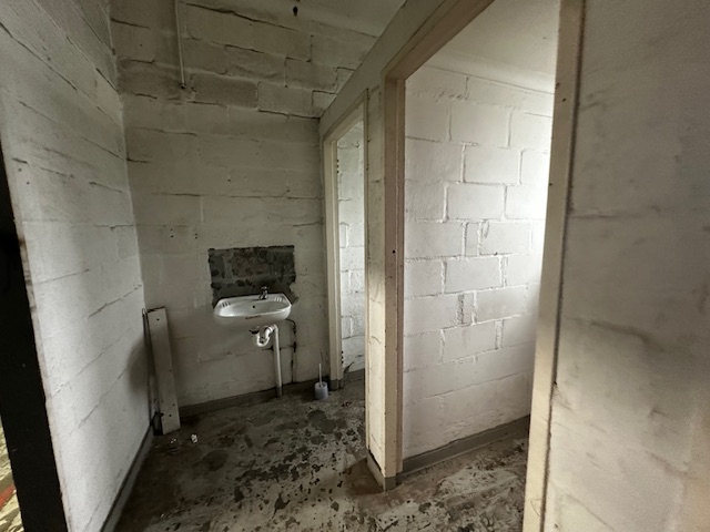 To Let Commercial Property for Rent in Athlone Industrial Western Cape